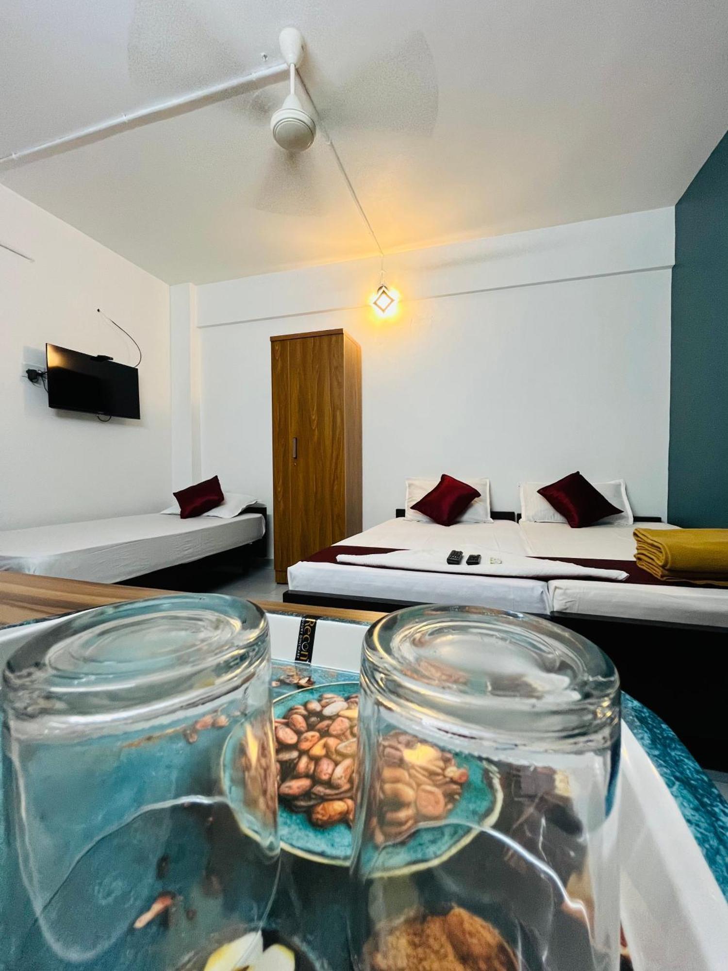 Priya Lodge Kozhikode Dış mekan fotoğraf