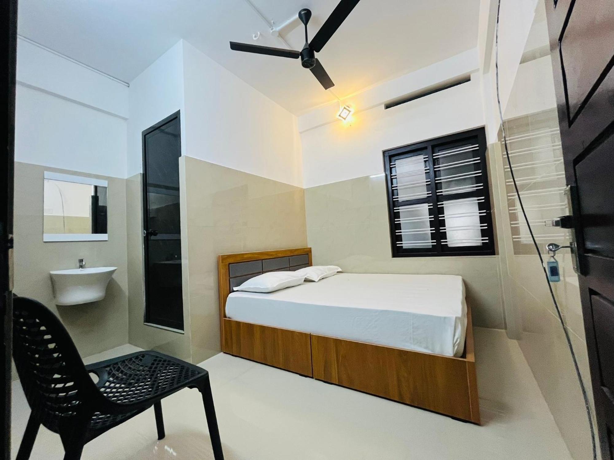 Priya Lodge Kozhikode Dış mekan fotoğraf