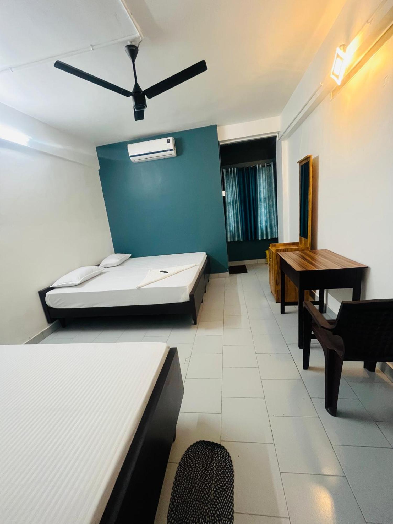 Priya Lodge Kozhikode Dış mekan fotoğraf