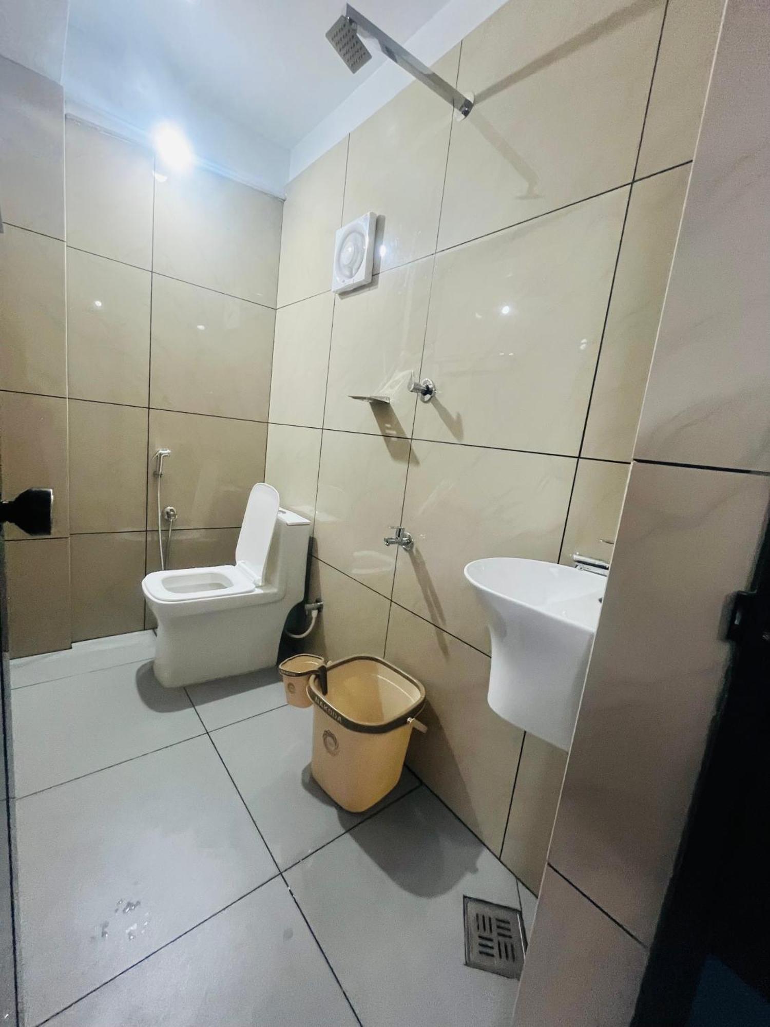 Priya Lodge Kozhikode Dış mekan fotoğraf