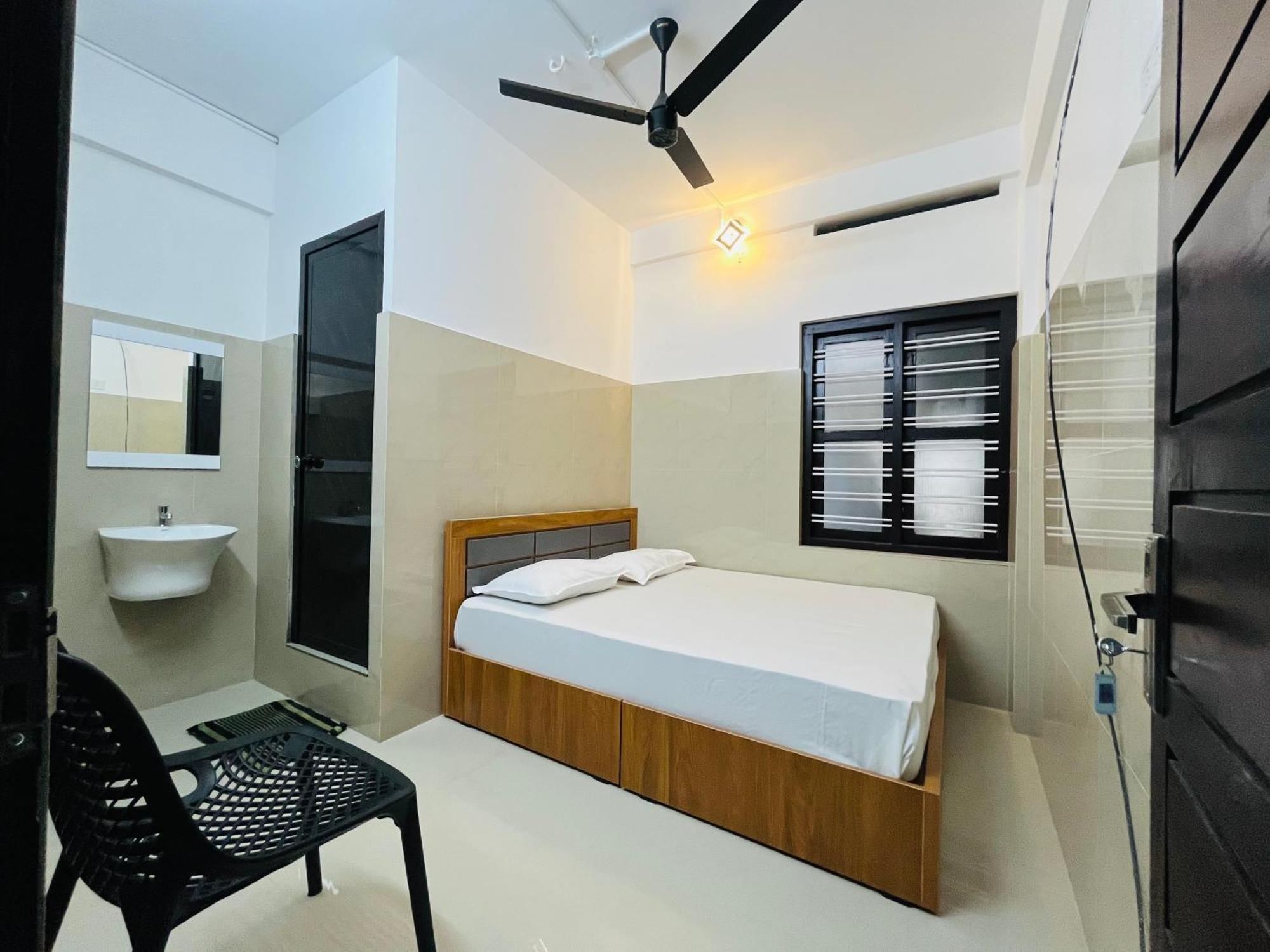 Priya Lodge Kozhikode Dış mekan fotoğraf
